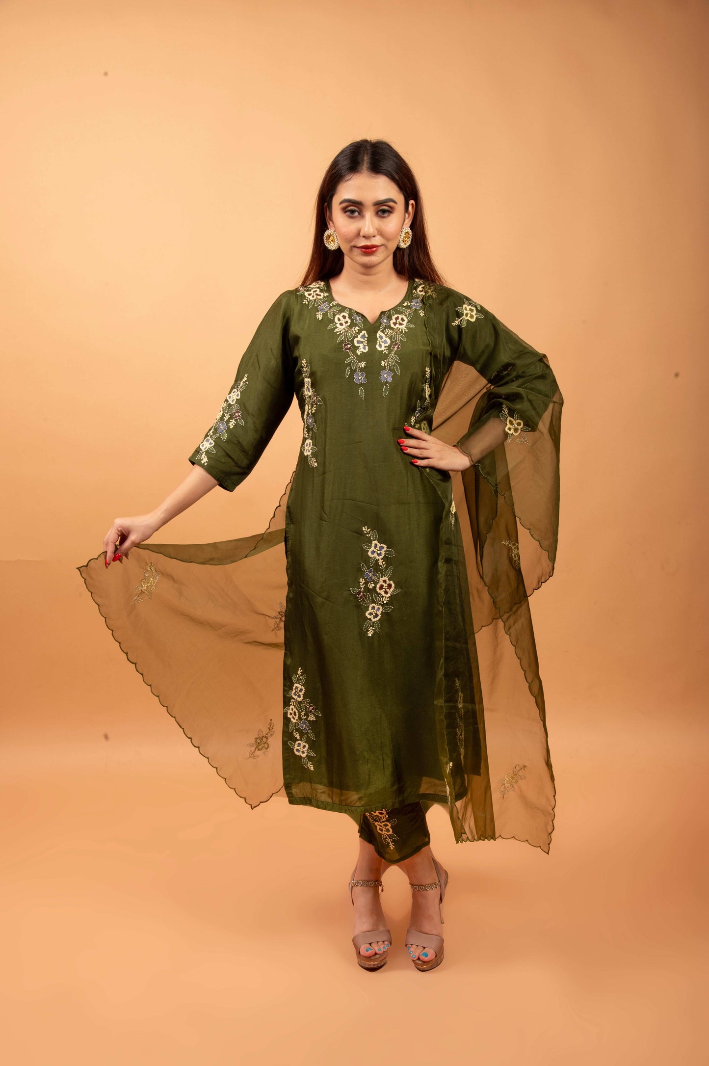 THREADED TREASURE-SUIT SET