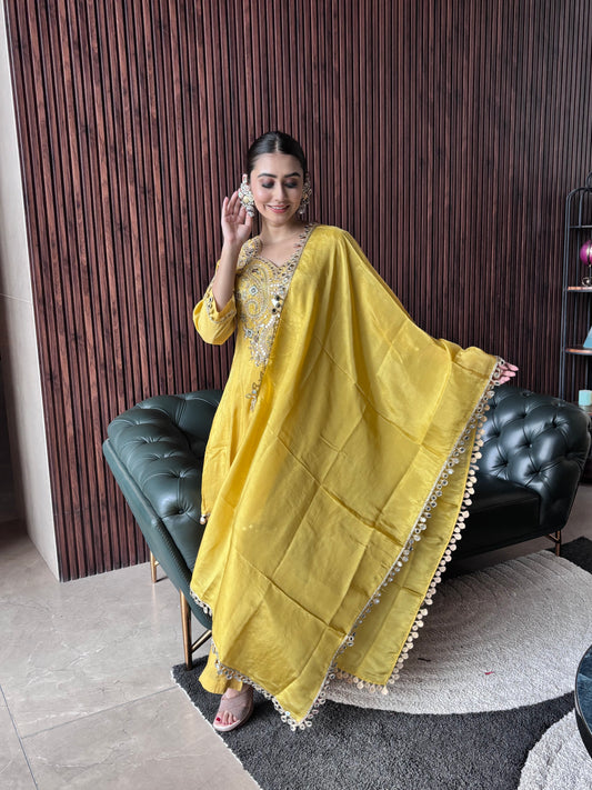 YELLOW KNEE LENGTH SUIT SET