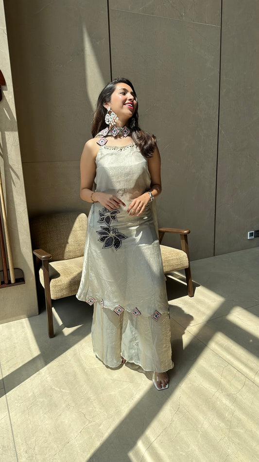 IVORY FLORAL CHIC