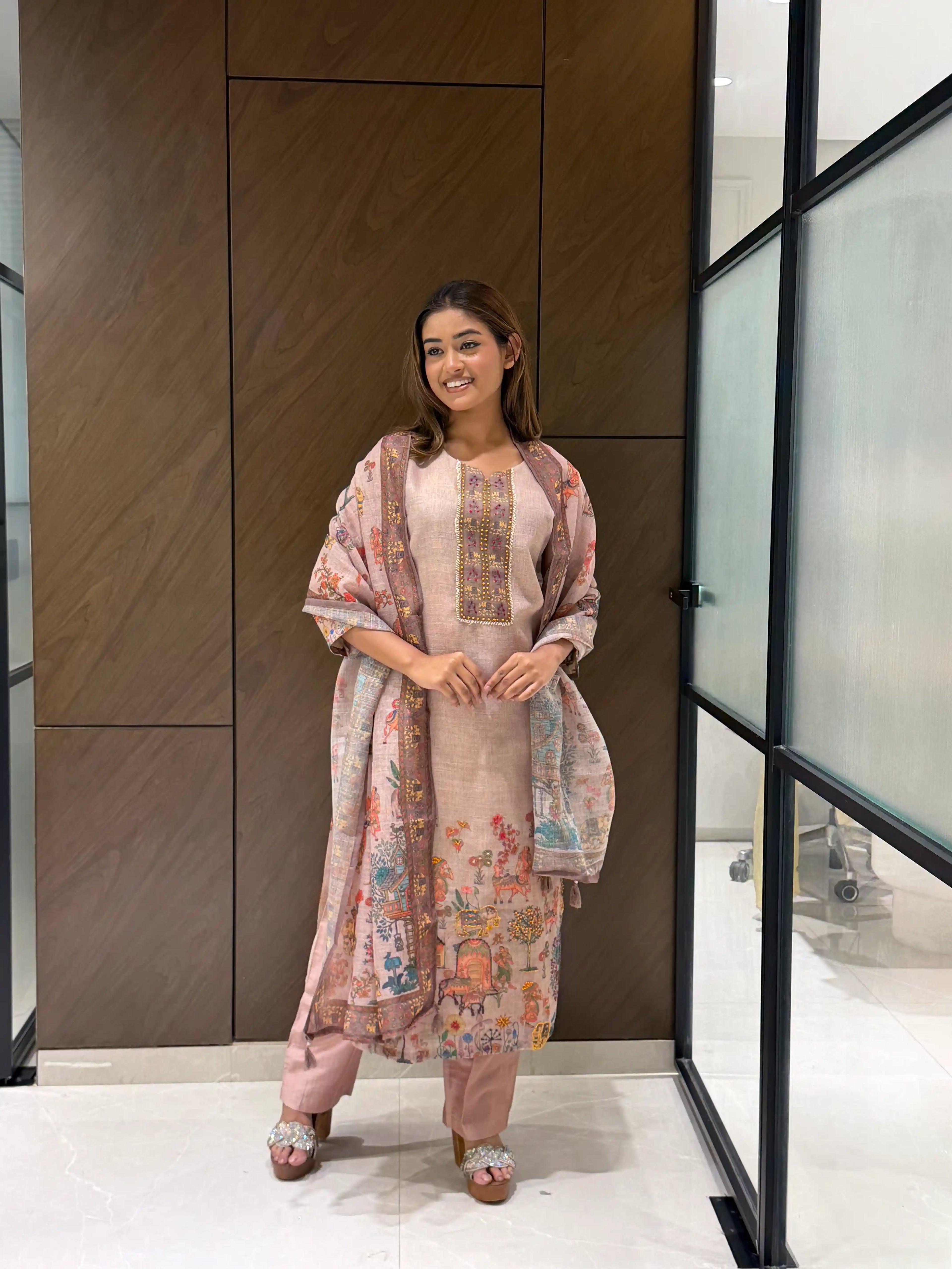 GULNAAR HERITAGE SUIT SET