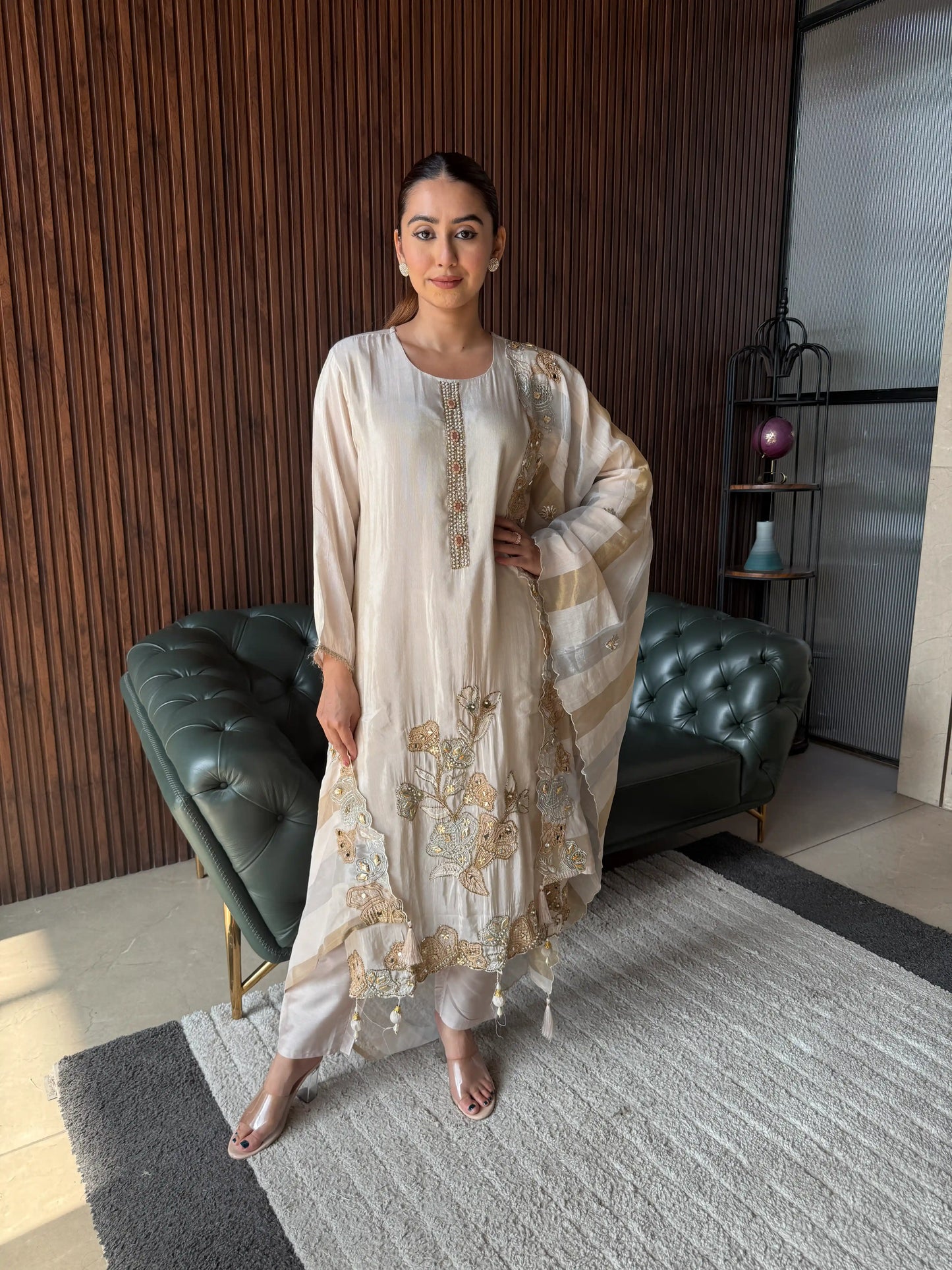 IVORY EMBROIDERED KURTA SET