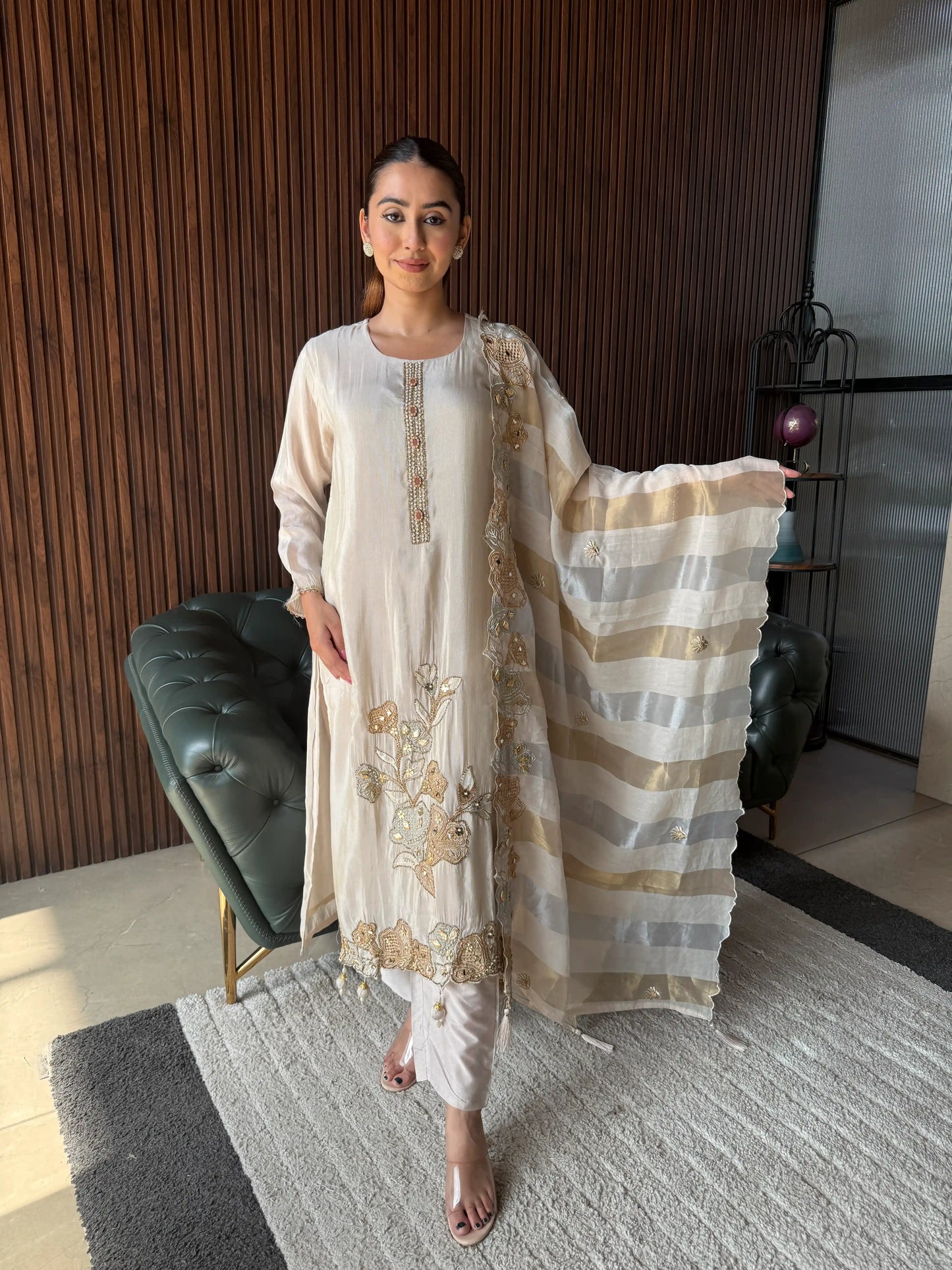 IVORY EMBROIDERED KURTA SET