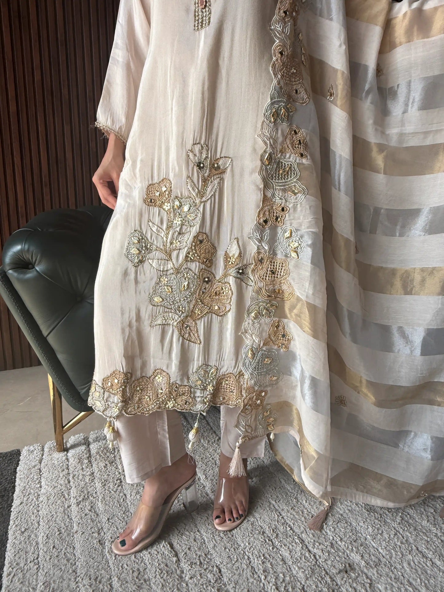 IVORY EMBROIDERED KURTA SET