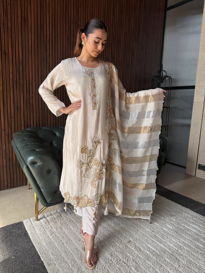 IVORY EMBROIDERED KURTA SET