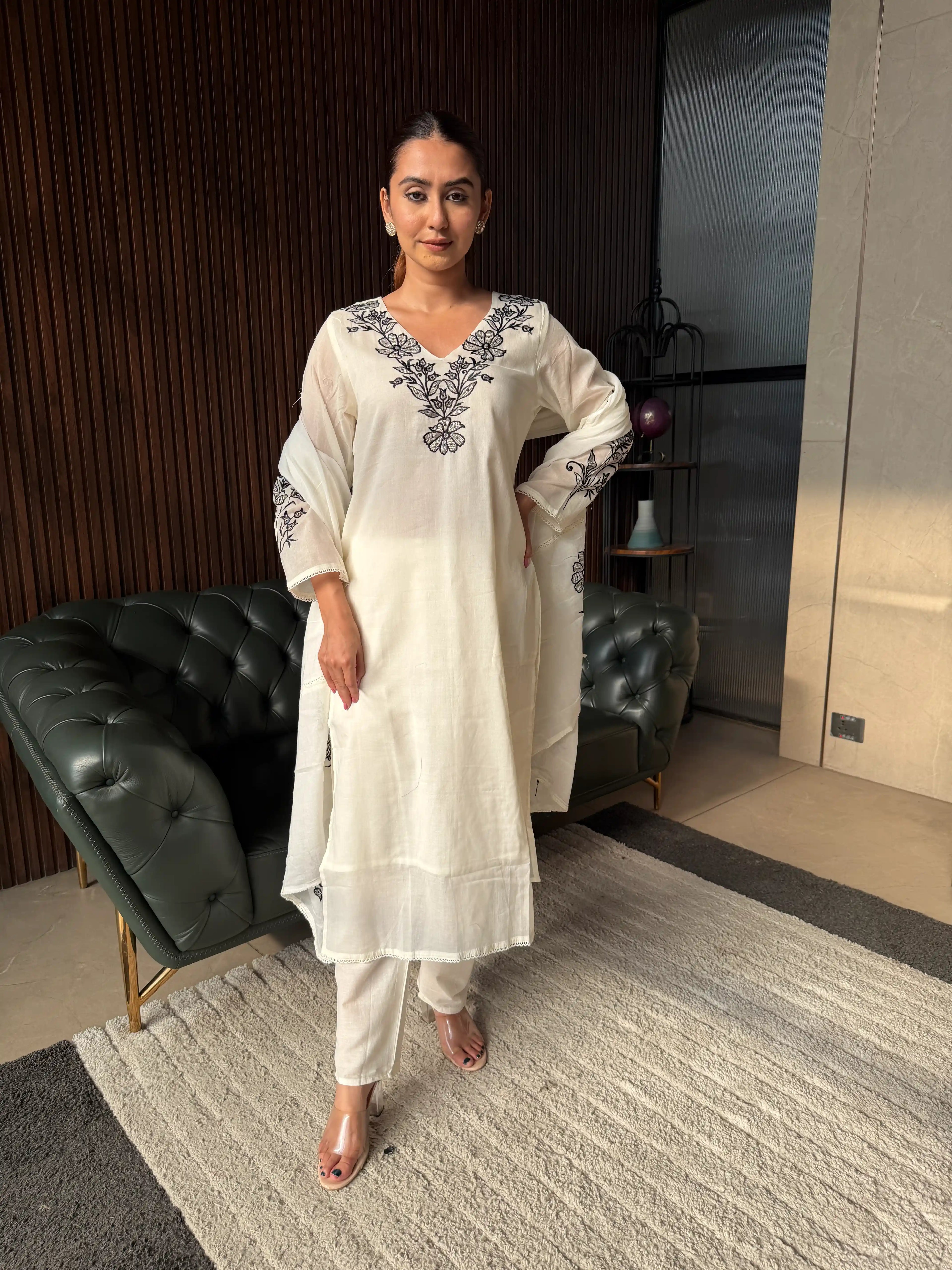 IVORY EMBROIDERED KURTA PANT SET