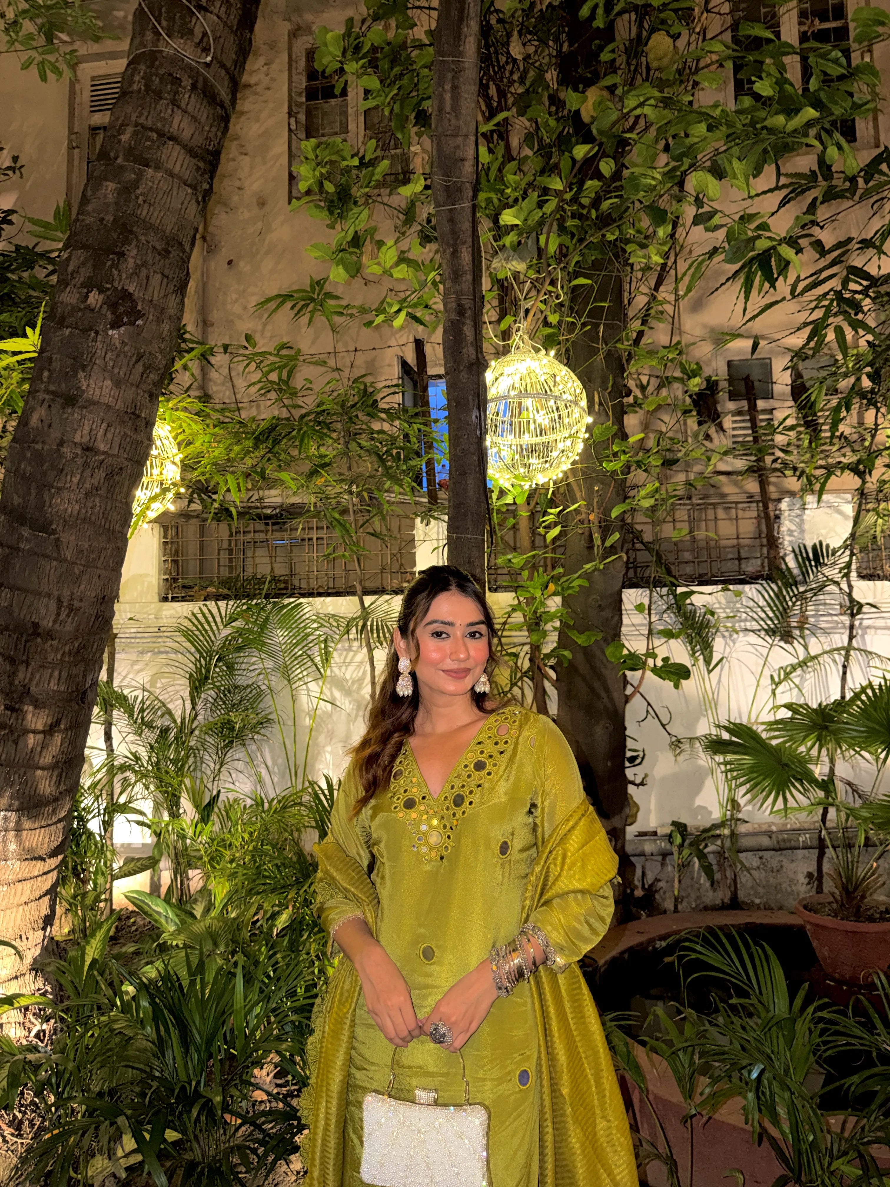 GREEN EMBROIDERED KURTA SET WITH DUPATTA