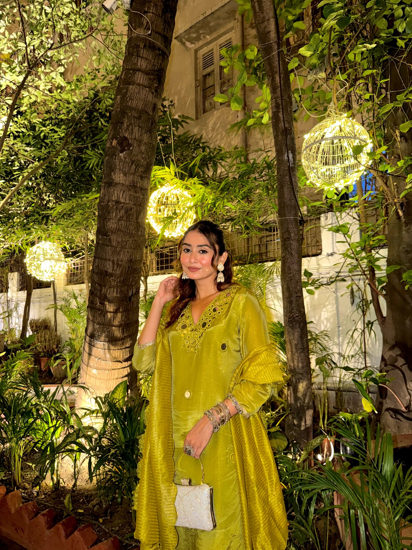 GREEN EMBROIDERED KURTA SET WITH DUPATTA