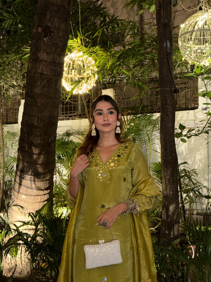 GREEN EMBROIDERED KURTA SET WITH DUPATTA