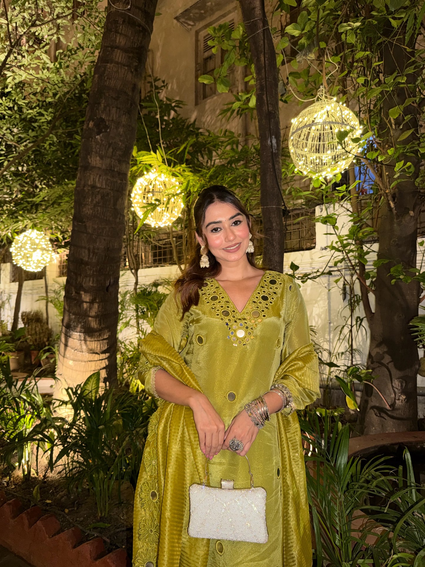 GREEN EMBROIDERED KURTA SET WITH DUPATTA